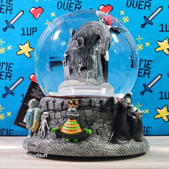 XL Limited Edition 30th Anniversary Nightmare Before Christmas Water Globe - Picture 3 of 7